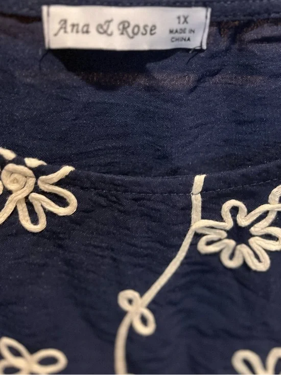 282. NWT WOMENS ANA & ROSE 1X DETAIL TOP - Picture 2 of 5